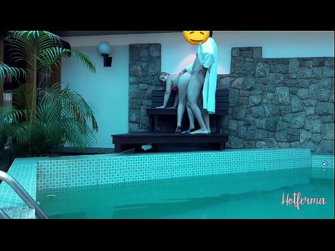 ❤️ Giimbitar sa amo ang katabang sa pool, apan dili makasukol sa init ️ Fucking video  sa ceb.mypornpics.ru ❤